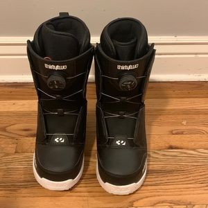 Mens snowboard boots, size 9.5, black, excellent condition